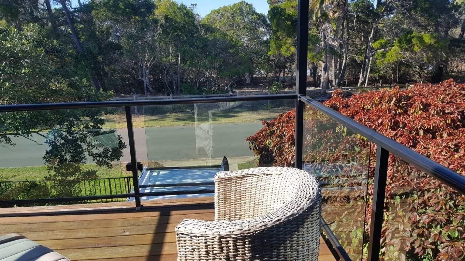 Boat Harbour And 3* Hervey Bay