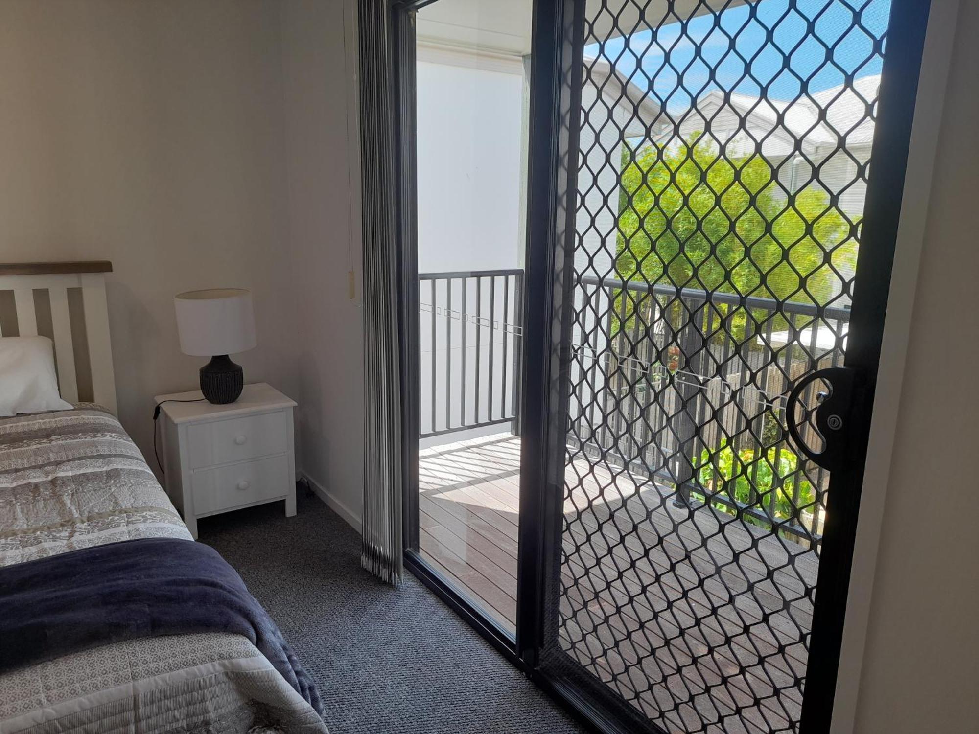 Boat Harbour And 3* Hervey Bay